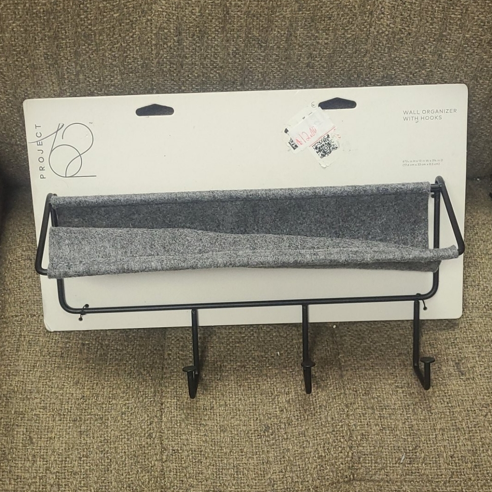 Wall organizer